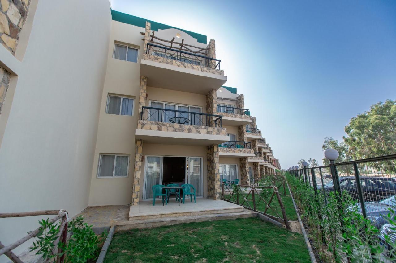 Marina Wadi Degla Hotel Ain Sukhna Exterior photo